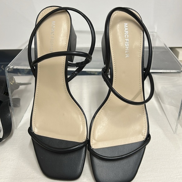 NWOT Marc Fisher black sexy Galvin block Sandals - Picture 2 of 4